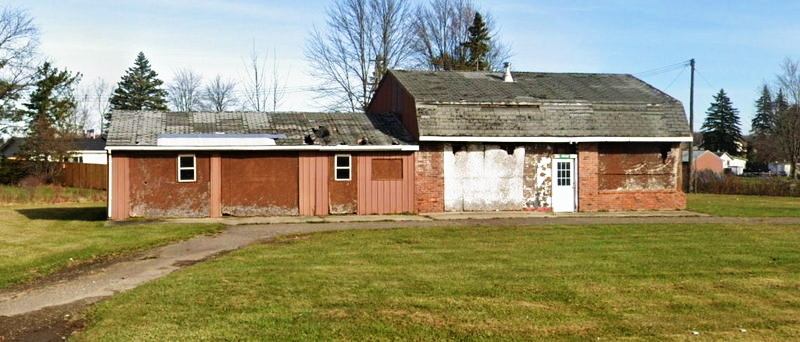 Capac Miniature Golf - 2023 Street View (newer photo)
